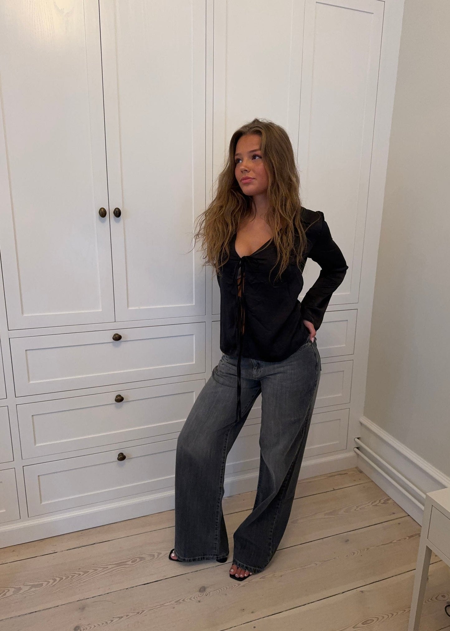 Elyana · Top Liaison Élégante