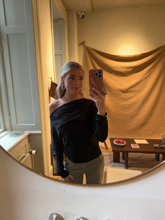 Elyana · Top Off-Shoulder Chic